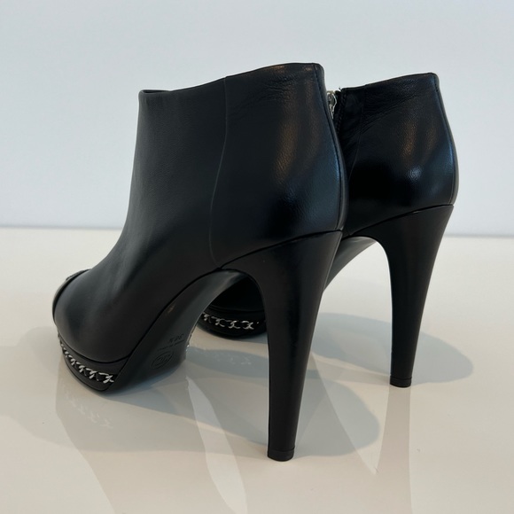 CHANEL BLACK LEATHER PLATFORM SILVER HARDWARE BOOTS SIZE IT 38.5 / US 8.5 - Picture 14 of 16